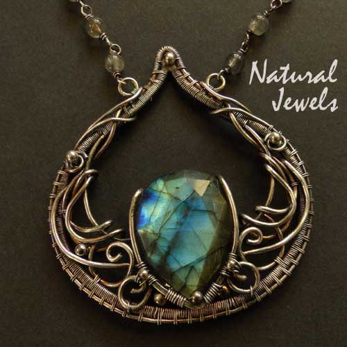 'Inner light' handmade pendant by Natural Jewels