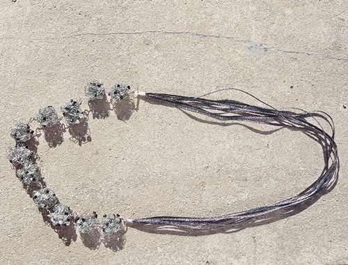 ketting met gewrapte kralen door Charlotte