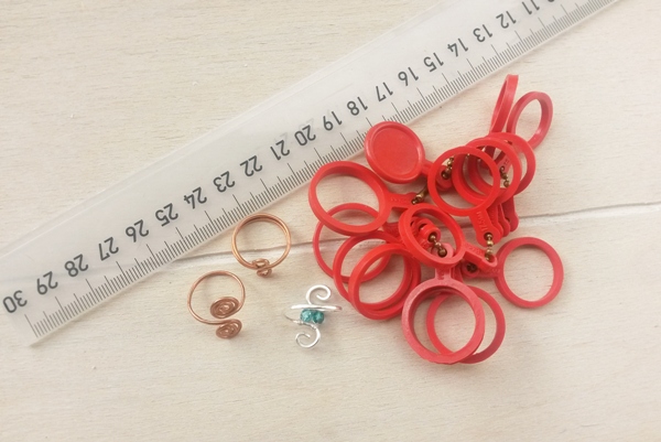 verschillende tools om je ringmaat te meten