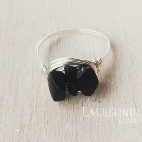 wirewrap ring met zwarte onyx splitkralen